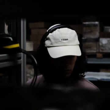 A.M.O.C. 6 panel cap creme - Image 2