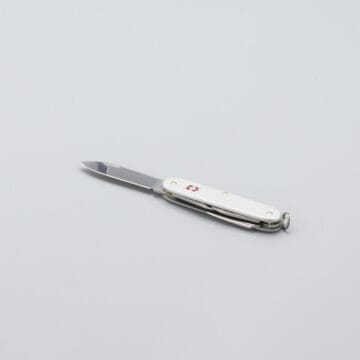 The Victorinox Pioneer Alox 8 - Image 2
